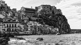 Cover articolo viaggio in Italia / dopo il voto: Calabria a 4 Stelle